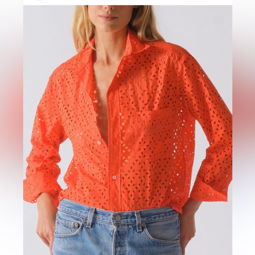 BLUEVELVET CORAL Eyelet Button-Up Long Sleeve Shirt